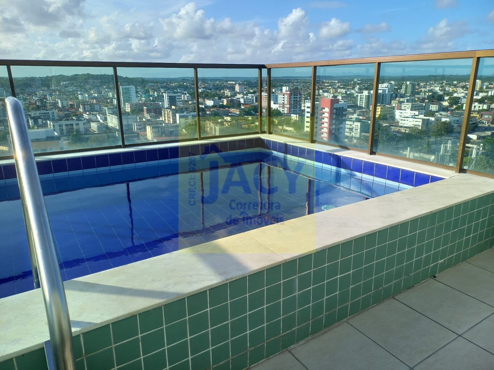 Flat mobiliado em Olinda, cs caiada 1qtos , piscina, academia, lavand. px shopp.