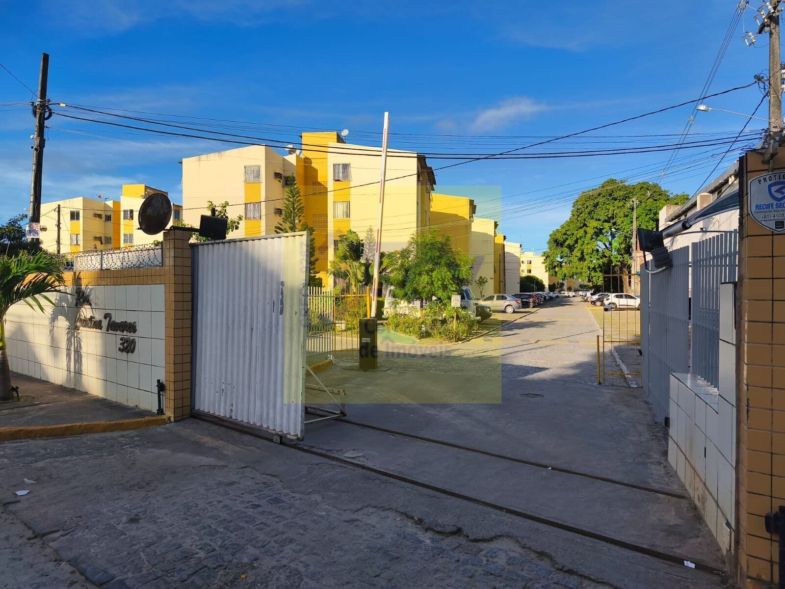 Apartamento em Paulista, janga 2qtos com piscina , salão de festa