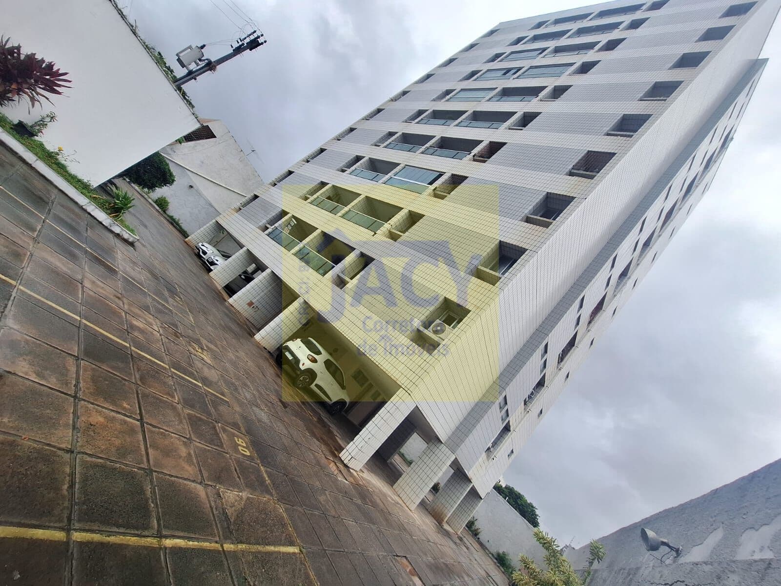 Apartamento em Olinda, Jardim Atlantico, 3qtos 1st, elevadores, próximo ao mar.