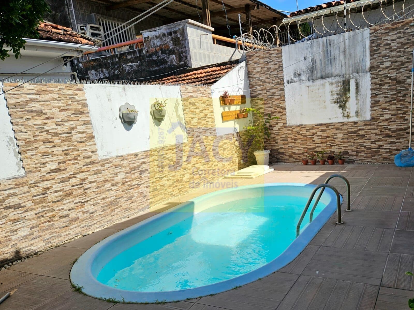 Casa em Olinda, 5qts, 3st quintal,6vgs pt automático, piscina, jardim