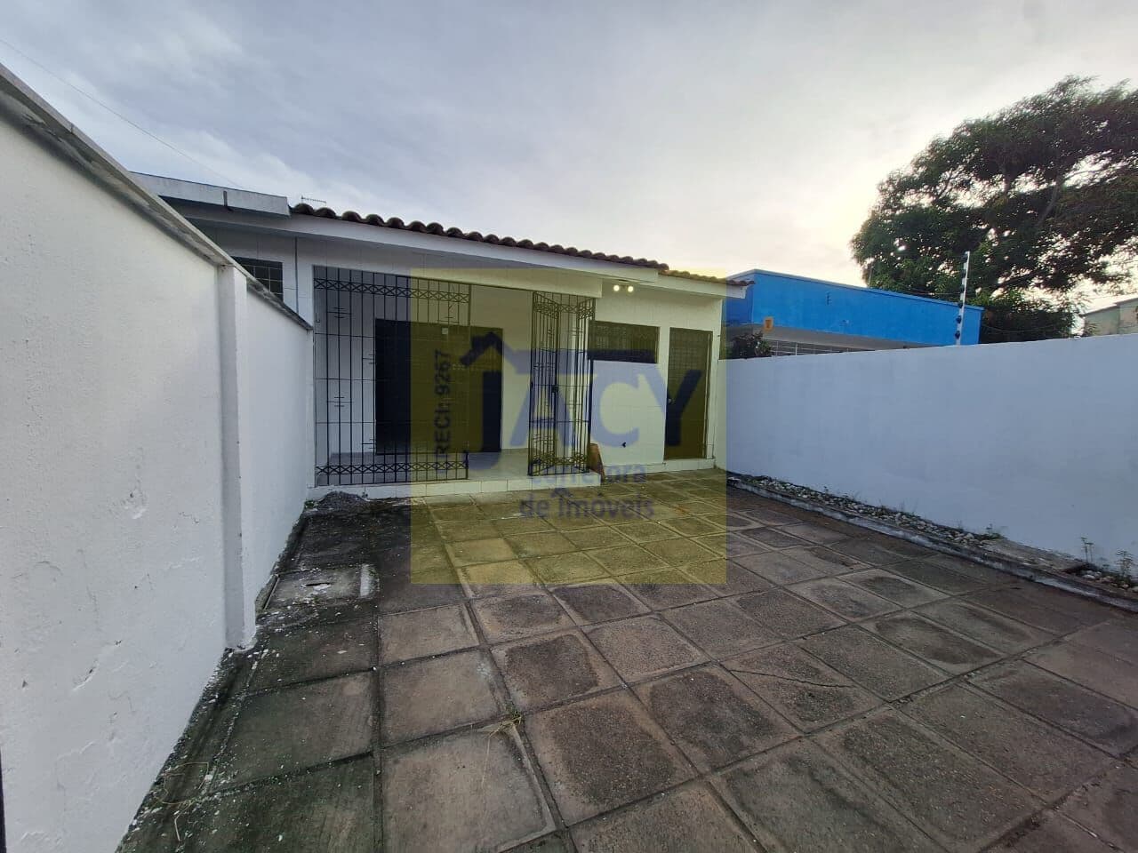 Casa em Olinda, cs caiada 3qts 1st quintal 2vgs pt automático m cs mh vida px shop. patteo