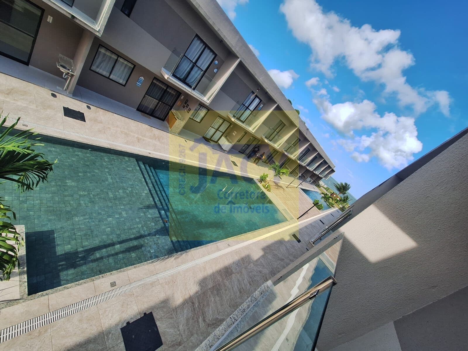 Casa Duplex no bairro do forte em itamaracá beira mar c/2 e 3 qtos 3piscinas 1vg financia
