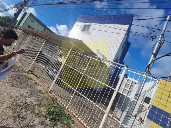 Apartamento em Olinda, jd atlântico td no porcelanato 3qtos 3qts var. 1vg armários financia