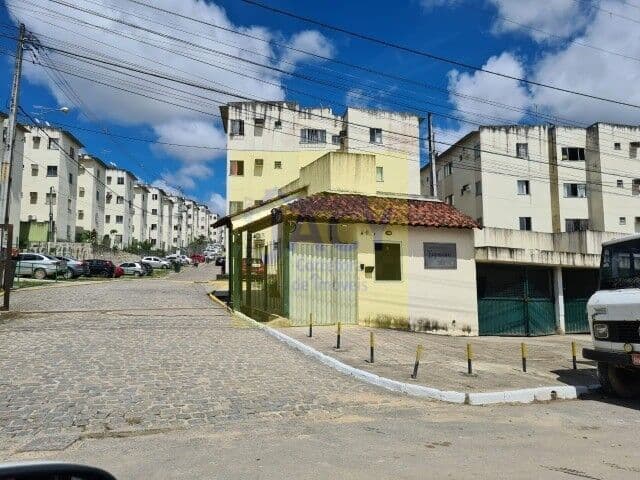 Apartamento Padrão em jaboatão dois caneiro, 2 qtos com piscina, quadra, sl festa prox. ao bradesco