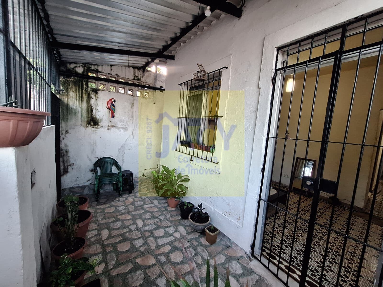 Casa em Olinda Carmo, 2vgs, 2qts, quintal amplo 2 vags, px a sé