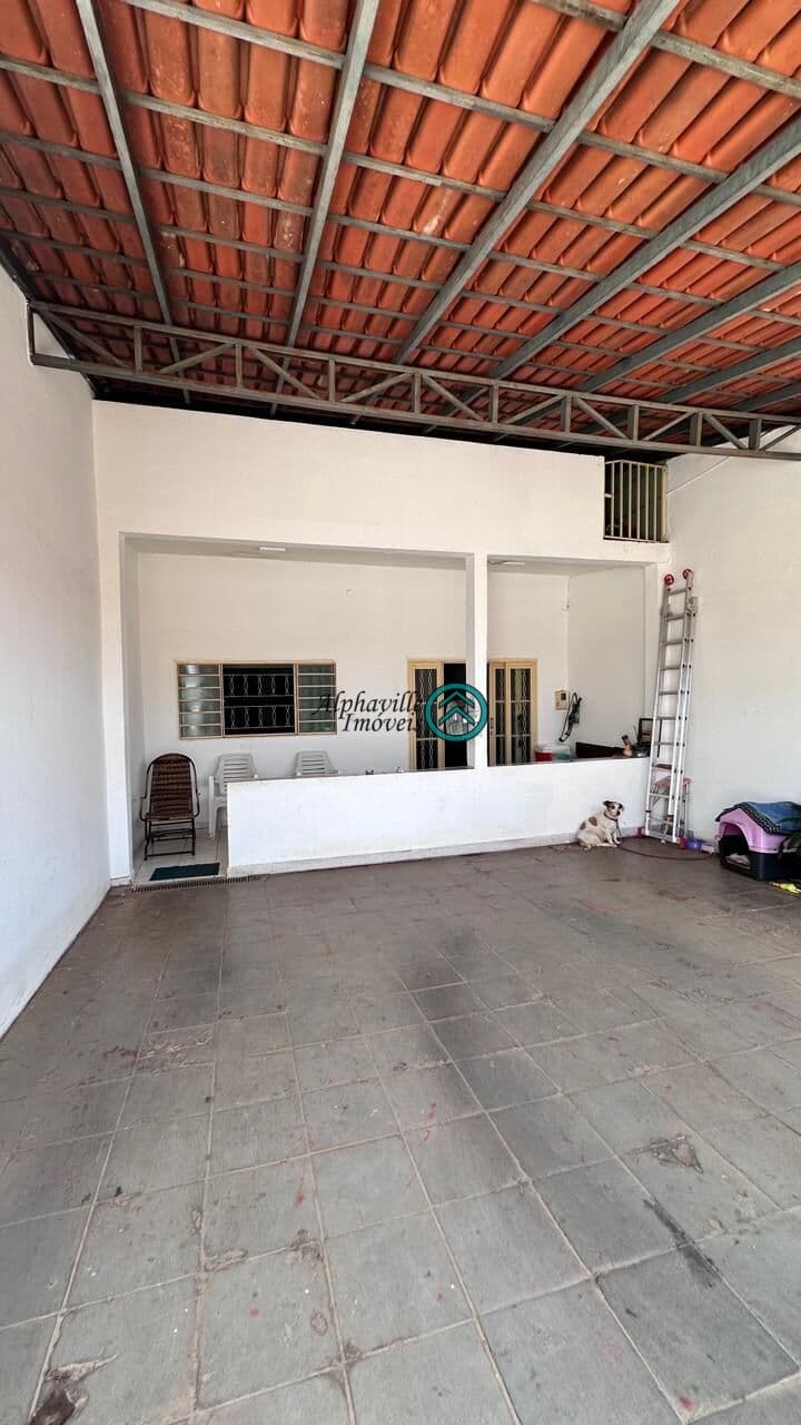 CASA À VENDA NO CRUZEIRO – 4 QUARTOS | LOTE 120 m² | LOCALIZAÇÃO PRIVILEGIADA