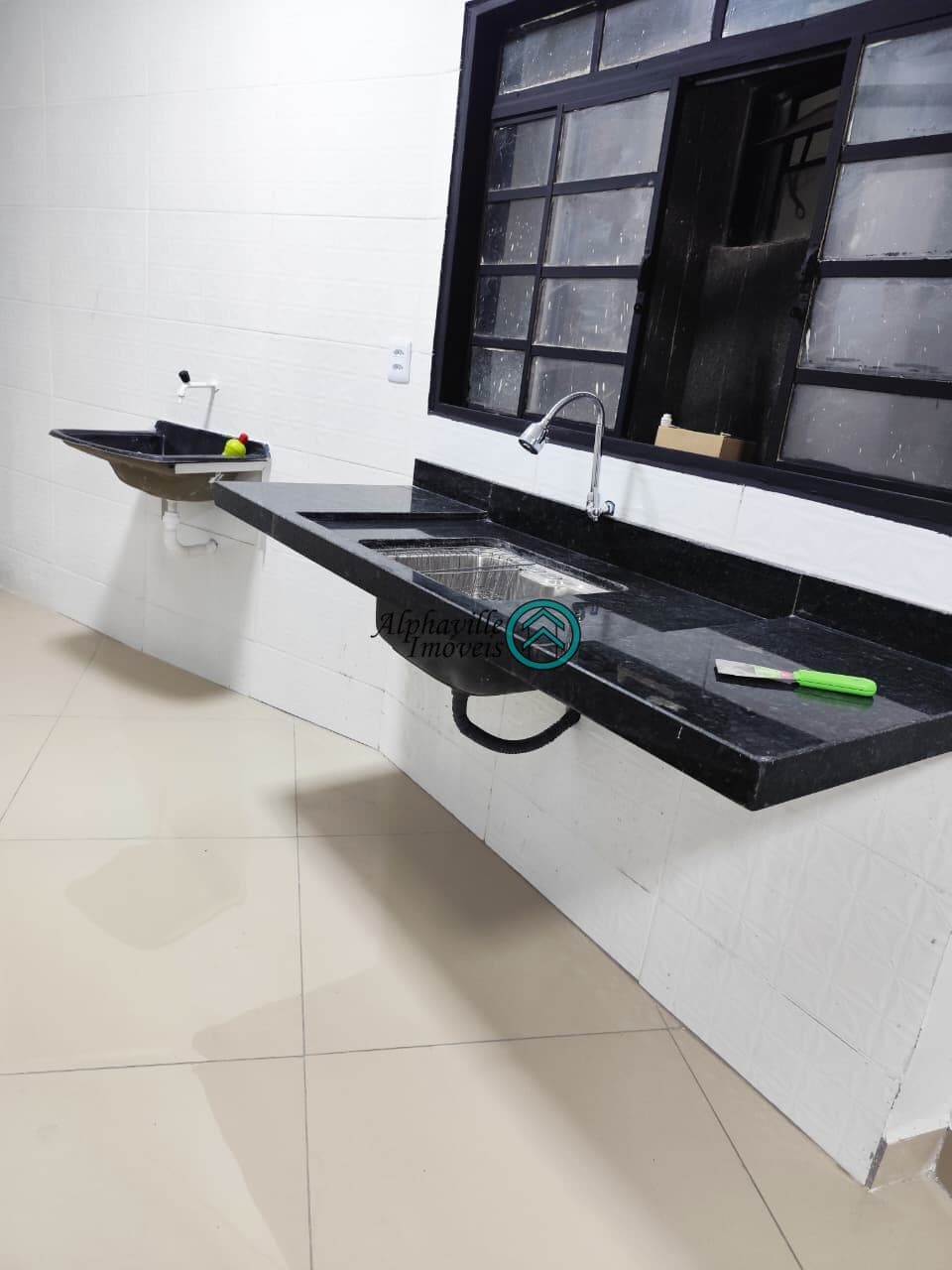 Taguatinga Centro, kit com 1 Quarto, reformada, aceita financiamento, 5 Min. à Pé até estação do metrô