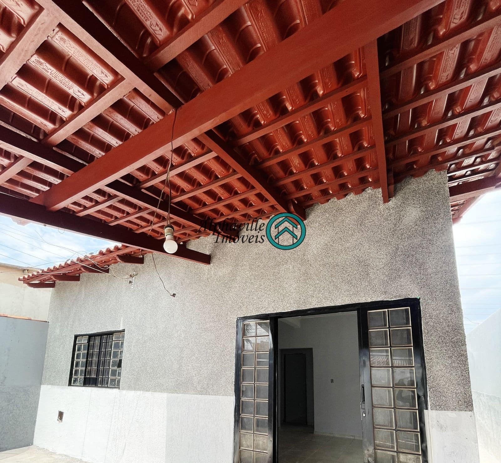 Samambaia, casa 2 Quartos, Laje, 700 metros da nova Estação do Metrô.
