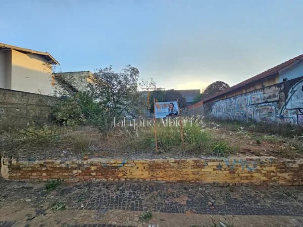 Terreno comercial no centro de Nova Odessa.