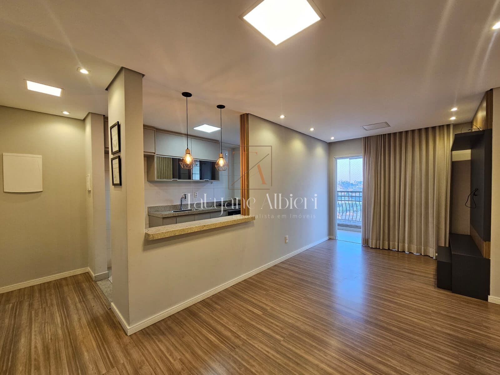 Apartamento à Venda com 3 Quartos e 2 Banheiros – 73 m² – R$ 620.000