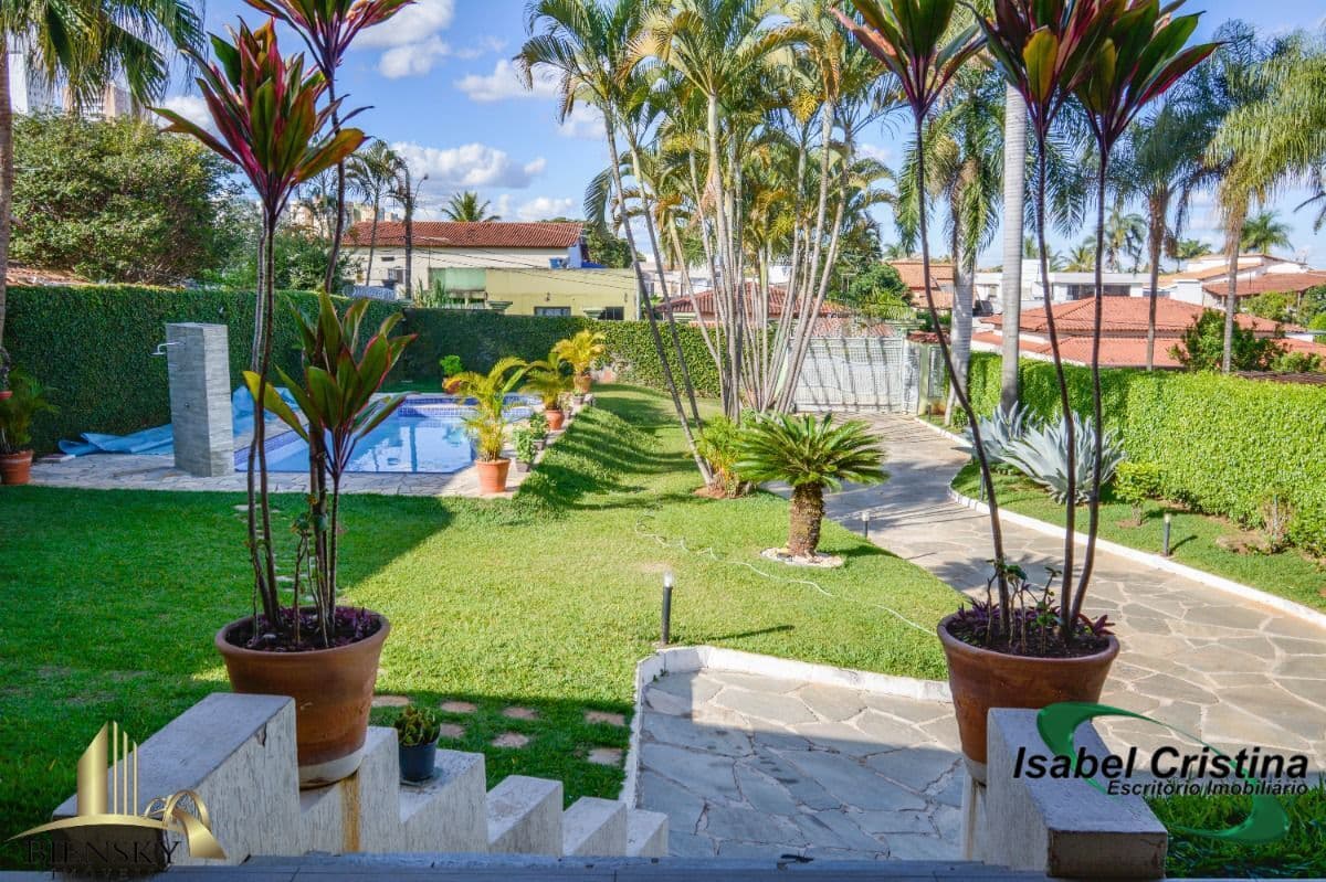 Oportunidade, vendo excelente casa 03 Quartos, sendo 03 suítes no Condomínio Residencial Venezza, localizada na SHA, Colônia Agrícola Vereda da Cruz – águas Claras/DF, em frente à Águas Claras. Aceita imóvel menor valor e automóvel.