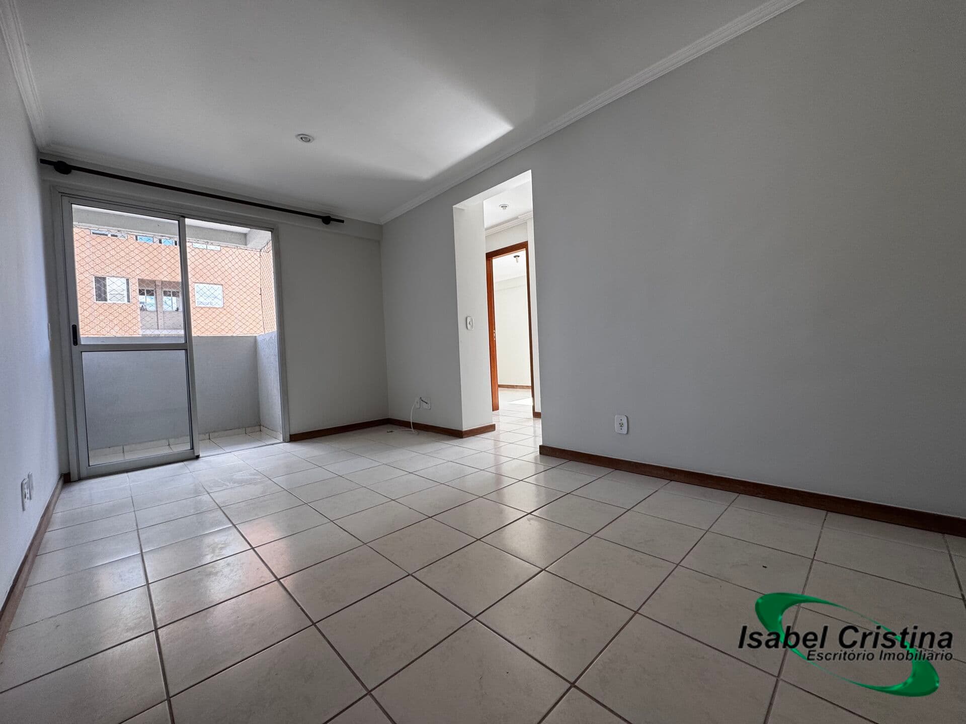 Excelente oportunidade! Vendo apartamento 02 quartos, sendo 01 suíte, com armários, localizado no Residencial Mont Vernon, Rua 09 Sul, Águas Claras, Brasília – DF.