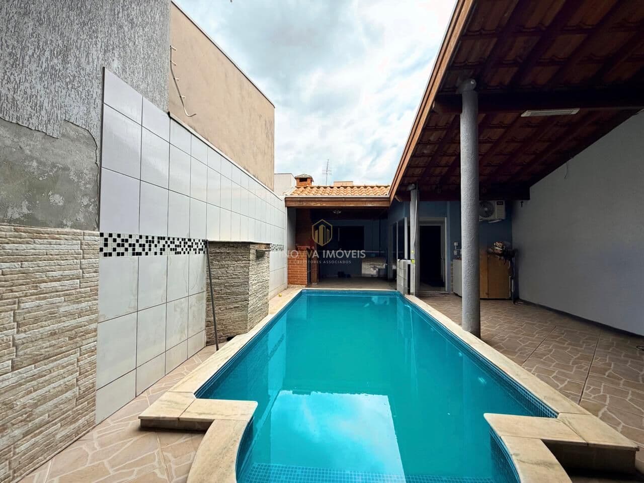Casa à venda com área de lazer completa no Bairro Nova Carioba em Americana/SP