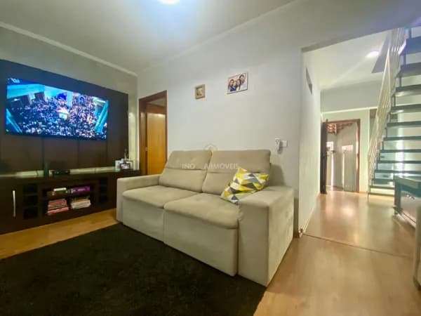 Sobrado à venda com 4 dormitórios e 2 suítes – excelente localização