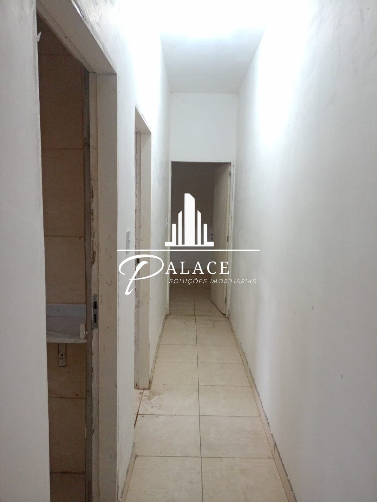 Imóvel com 3 casas e um ponto comercial