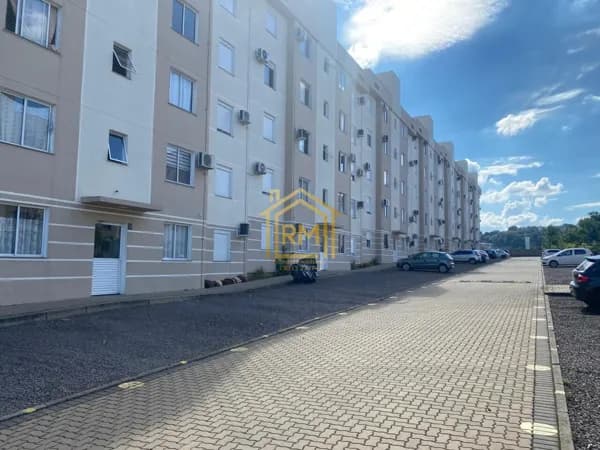 Apartamento térreo com pátio privativo