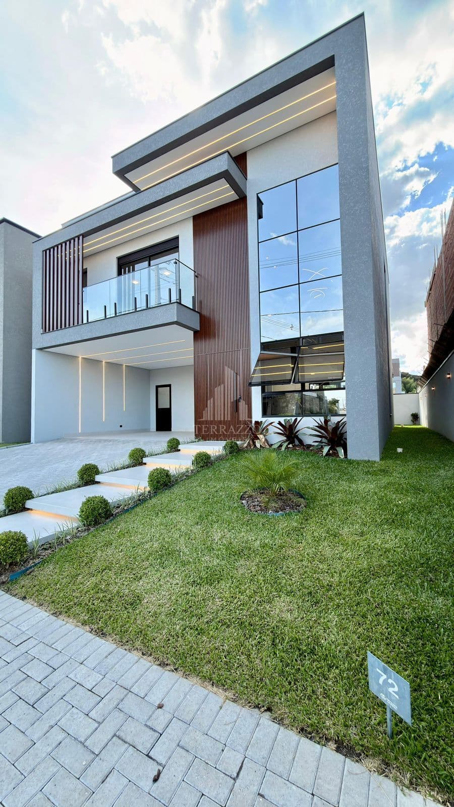Sobrado Alto Padrão - Cond. Atmosphere - Aviação - São José dos Pinhais