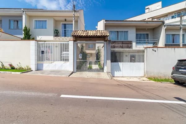 Sobrado Alto Padrão com 4 Dormitórios – R$ 799.000,00 – Bom Jesus – São José dos Pinhais/PR