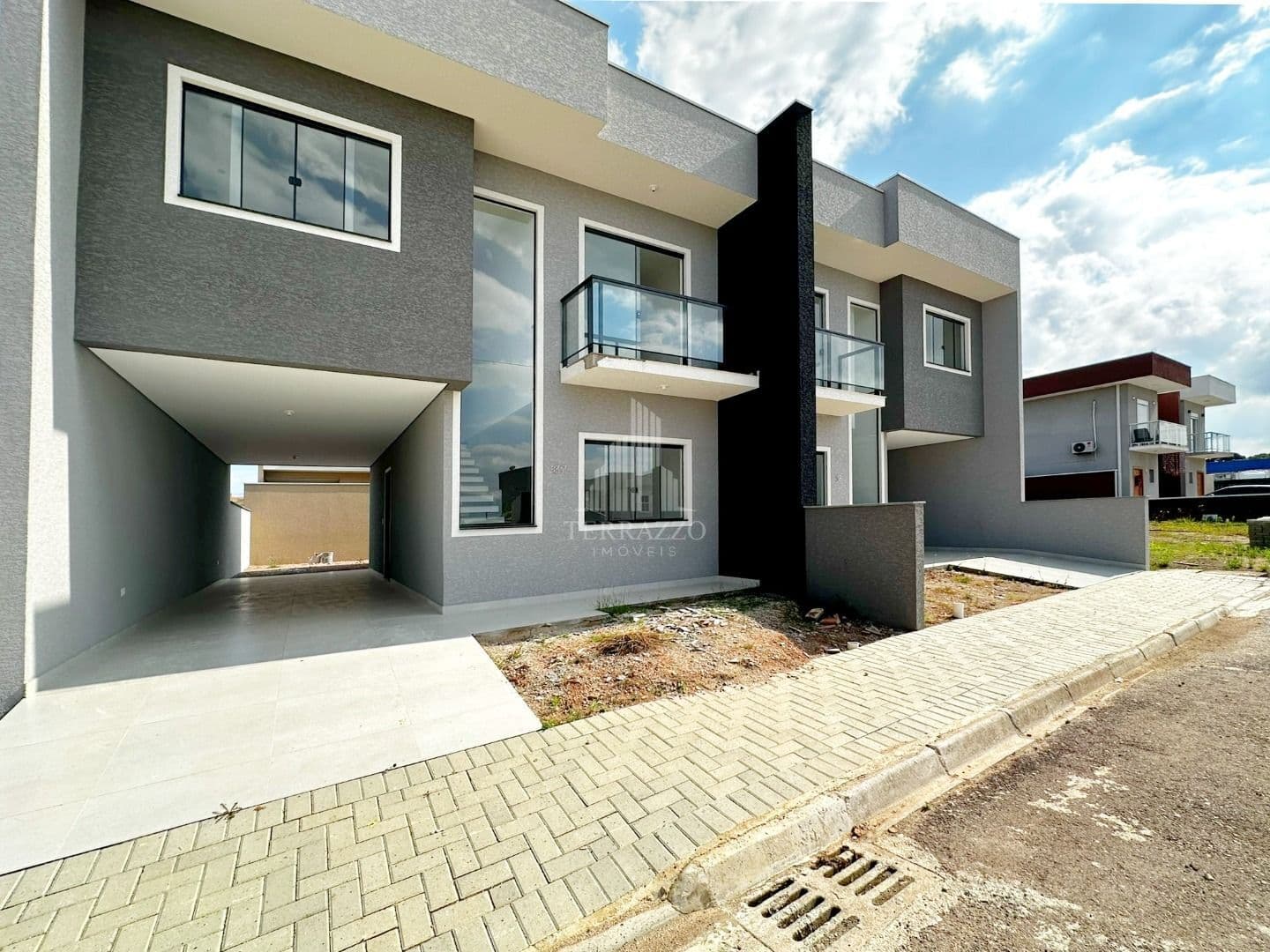 Sobrado com 3 dormitórios à venda, 140 m² por R$ 780.000,00 - Costeira - São José dos Pinhais/PR
