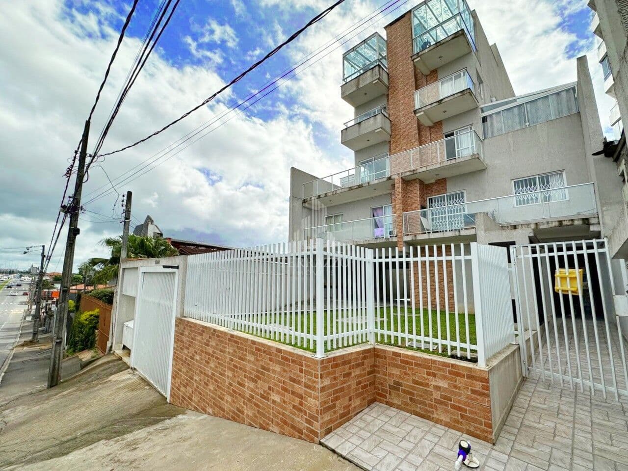 Cobertura Duplex , Semi- Mobilado, 03 quartos sendo 01 Suíte a Venda em São José dos Pinhais, PR