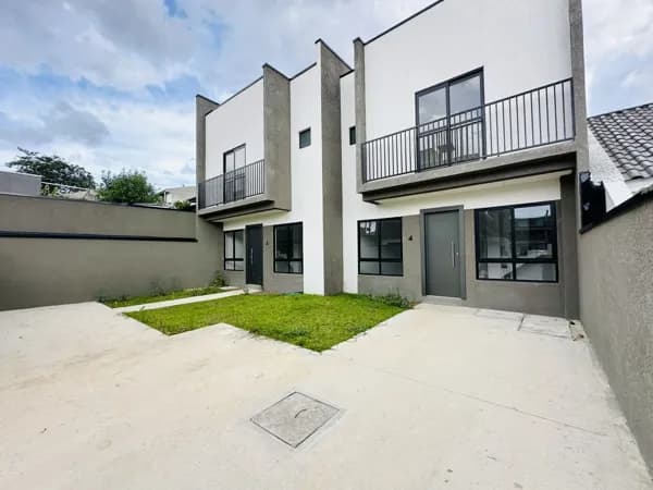 Sobrado em condomínio à venda - 3 quartos - 100 m² - R$ 657.000,00 - Xaxim - Curitiba/PR