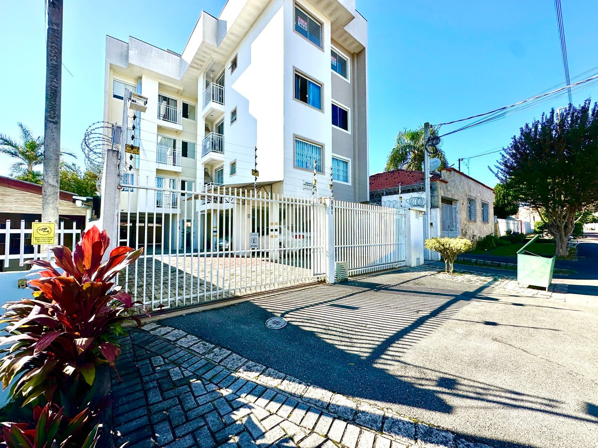 Apartamento com 2 dormitórios à venda, 49 m² por R$ 320.000 - Boneca do Iguaçu - São José dos Pinhais/PR