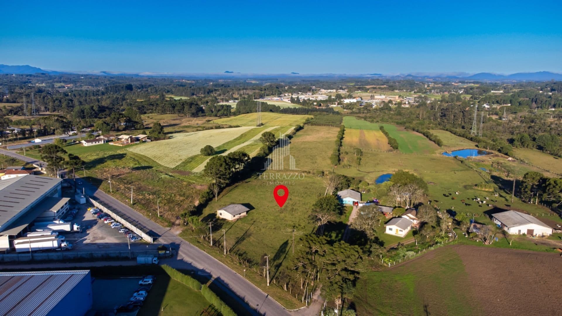 Área Industrial com 41.827,70 m² plana, limpa, localizada na Colônia Murici