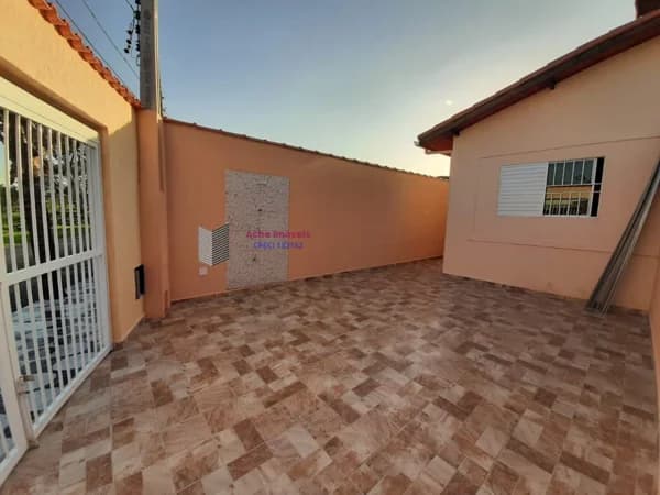 Casa Padrão para Venda em Centro Mongaguá-SP