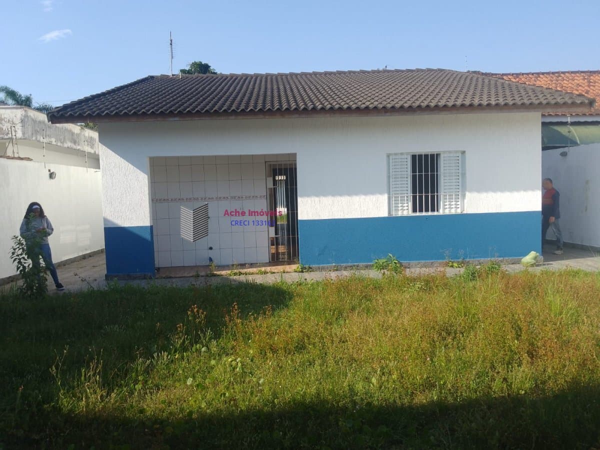 Casa Padrão para Venda em Centro Itanhaém-SP