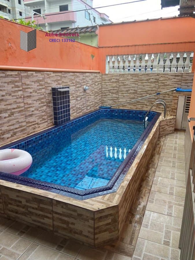 Casa Padrão para Venda em Vila Guilhermina Praia Grande-SP