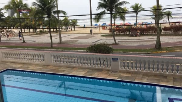 Apartamento Padrão para Venda e Aluguel em Vila Tupi Praia Grande-SP