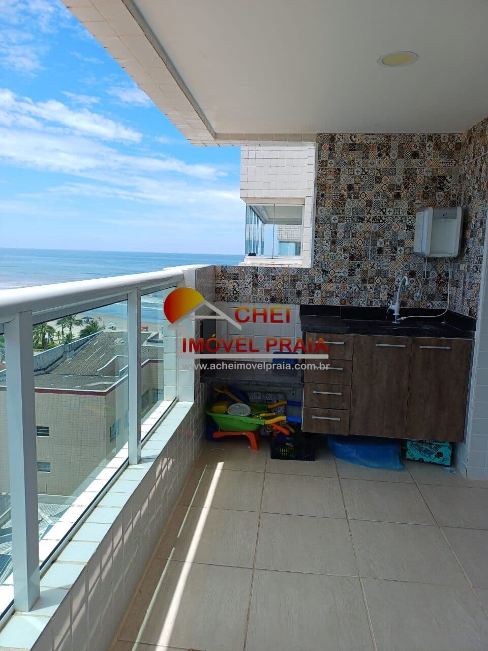 Apartamento frente mar e semimobiliado
