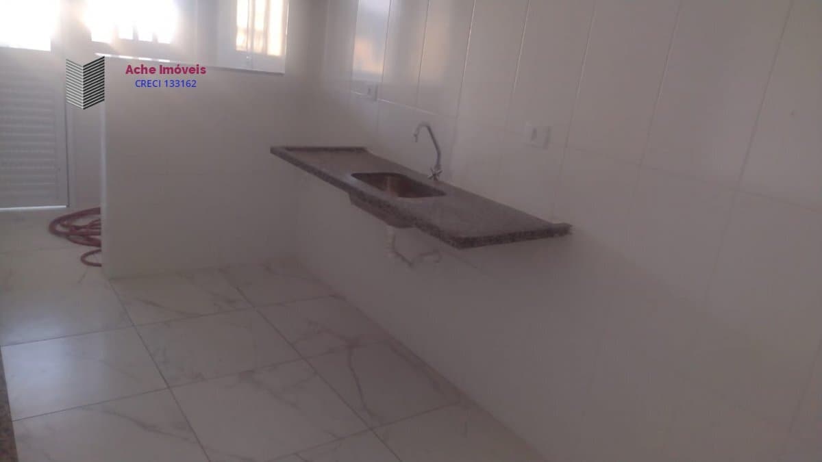 Apartamento na Guilhermina a 100m da praia