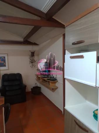 Casa de fundo a uma quadra da Lagoa do Taquaral.