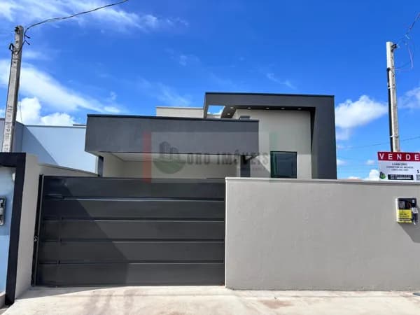 Casa em construção próximo ao shopping