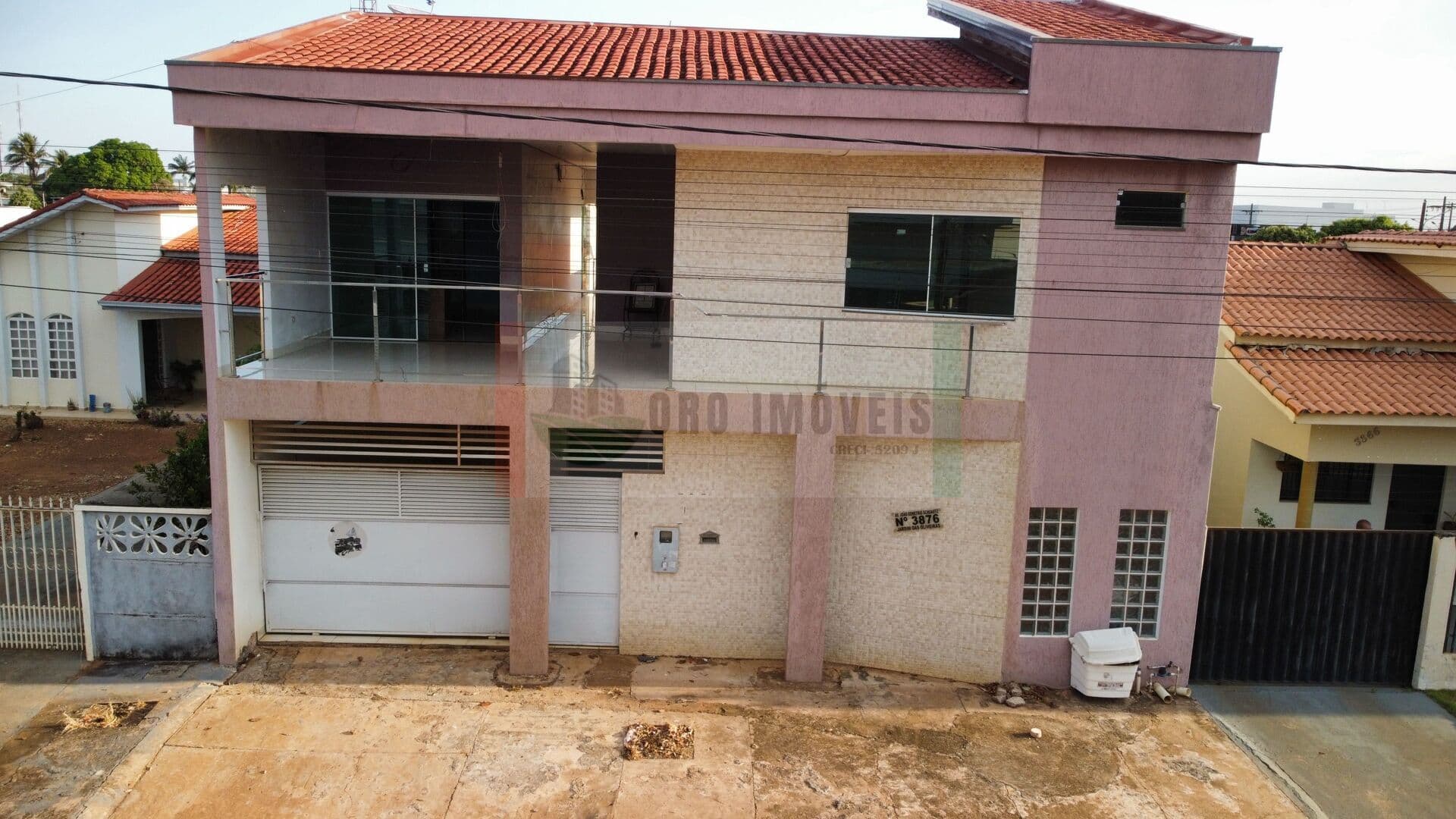 Prédio Residencial e Comercial