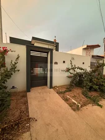 CASA NO BAIRRO FLORENÇA