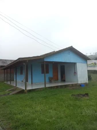 Casa com lote amplo