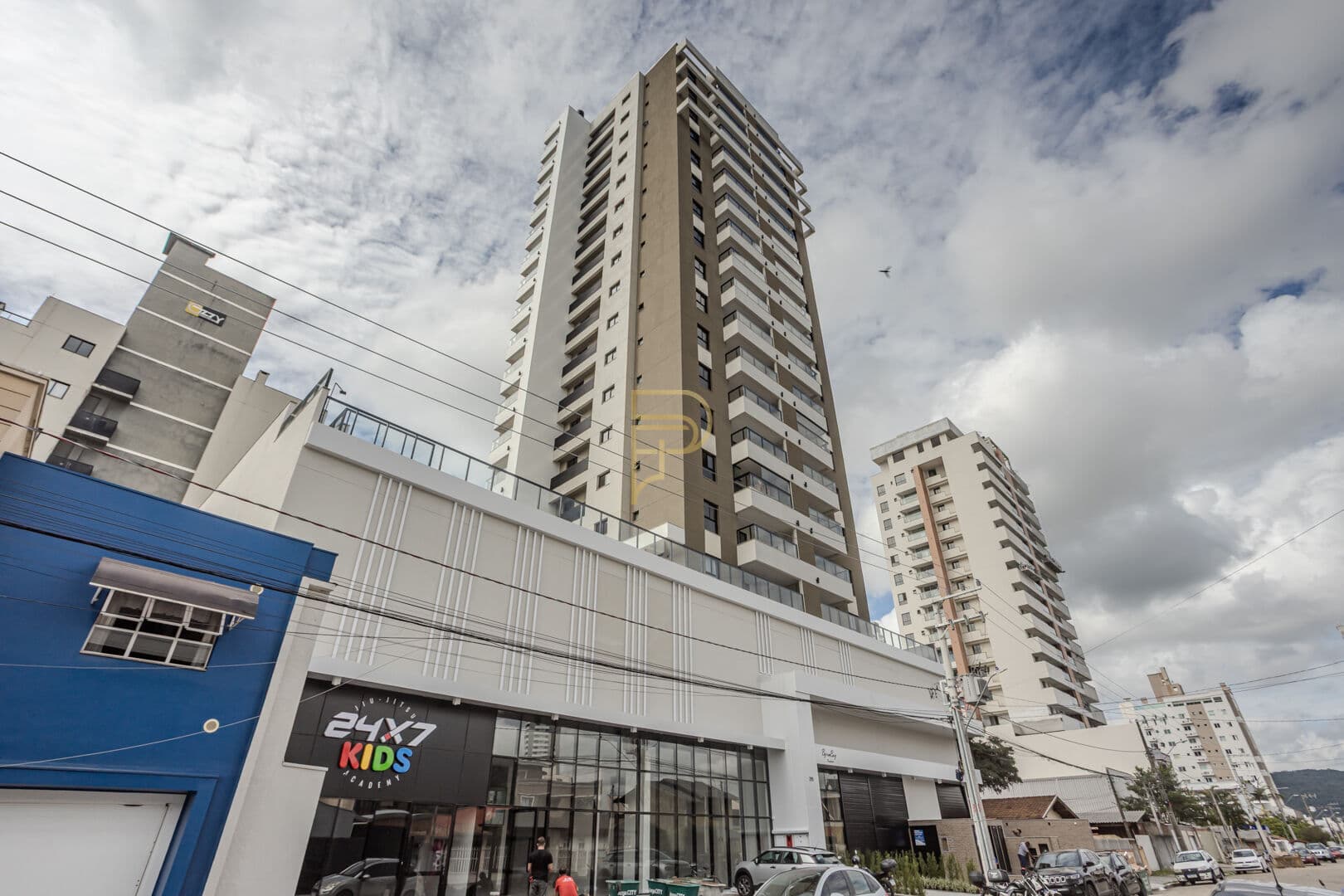 Apartamento novo com 2 quartos (1 suíte) e 2 vagas na Vila Operária em Itajaí