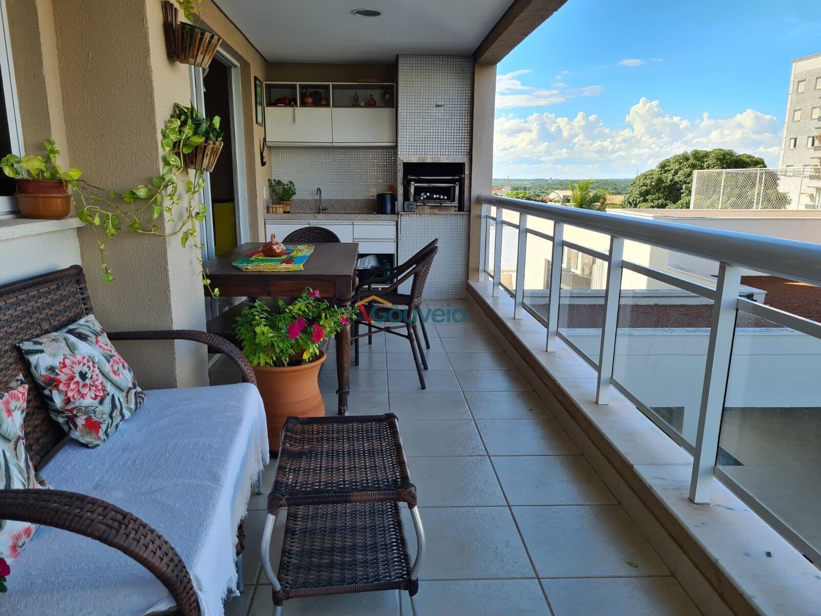 Apartamento Alto Padrão em Santa Rosa, Cuiabá/MT 2 quartos sendo 2 suítes