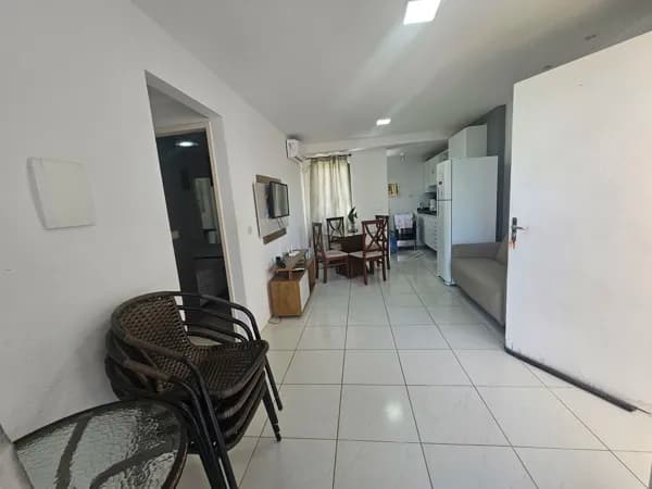 Apartamento de 02 quartos mobiliado à venda