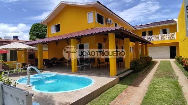 Casa a venda com 10 quartos em Tamandaré
