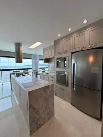 Apartamento Alto Padrão em Meia Praia, Itapema/SC