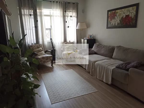 Vende-se Sobrado 03 dormitórios - Jardim Casablanca