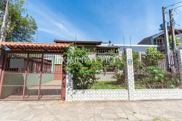 Sobrado em Cachoeirinha - Vila Santo Ângelo