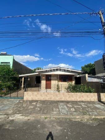 Casa em Cachoeirinha - Vila Imbui