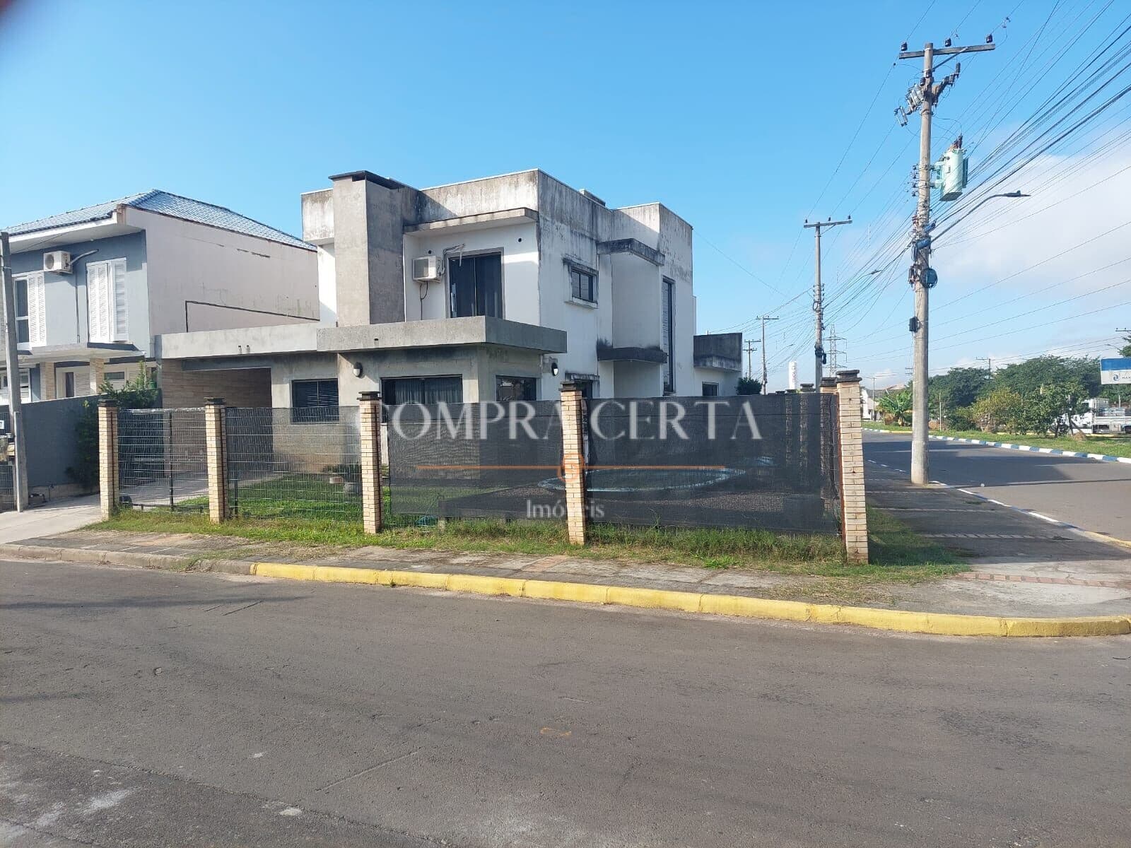 Sobrado em Cachoeirinha - Vale do Sol