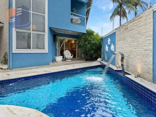 Casa a 50 metros da Praia Região Nobre!