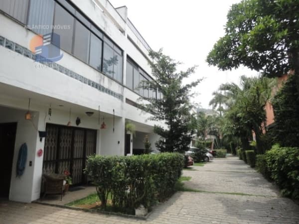 Casa Padrão para Venda em Praia da Enseada Guarujá-SP