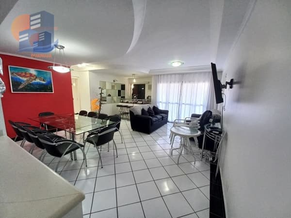 Amplo apartamento sendo 02 Unidades Unificadas e repaginadas.